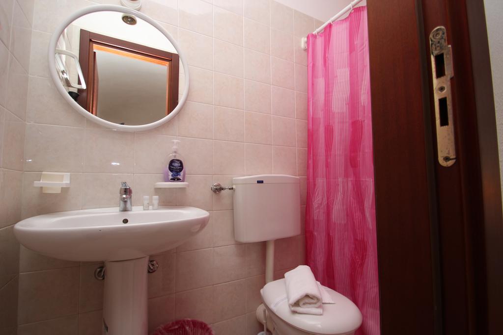 Bordonaro Mini Studio Apartment Чефалу Екстериор снимка